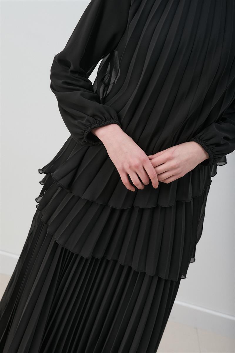 MIORI VALERIN PLEATED DRESS BLACK