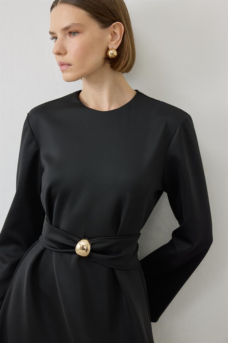 NAKSU GOLD BELT DETAILED KNIT DRESS BLACK
