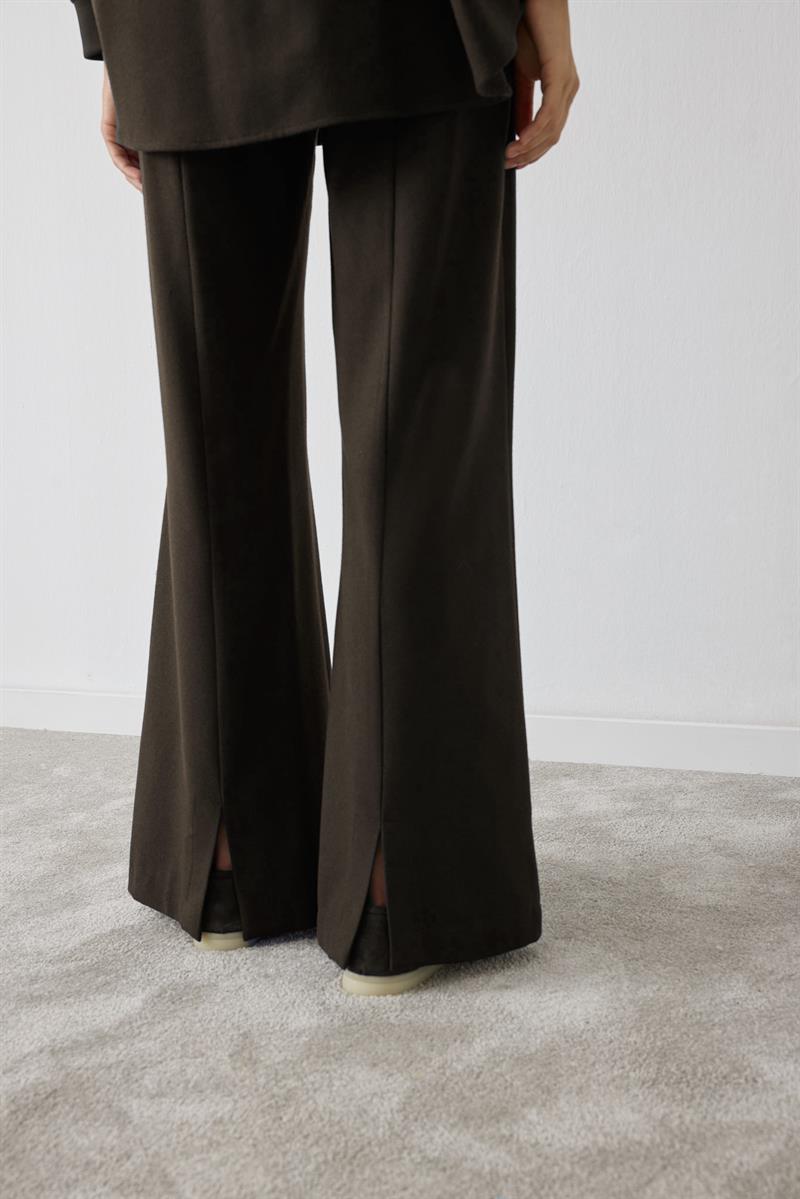 NEVA ÖRME DETAYLI PANTOLON TAKIM KAHVERENGİ