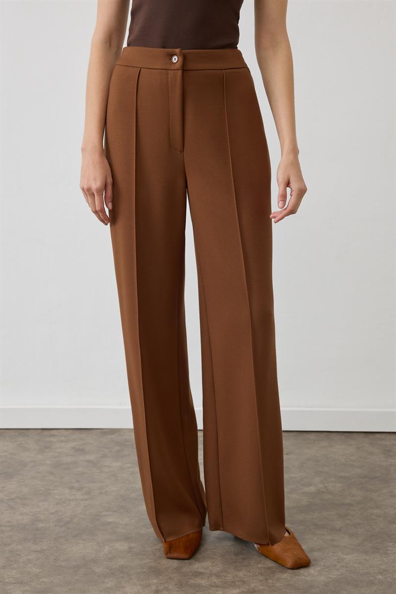 NORA DİKİŞ DETAYLI ÖRME TAKIM CAMEL