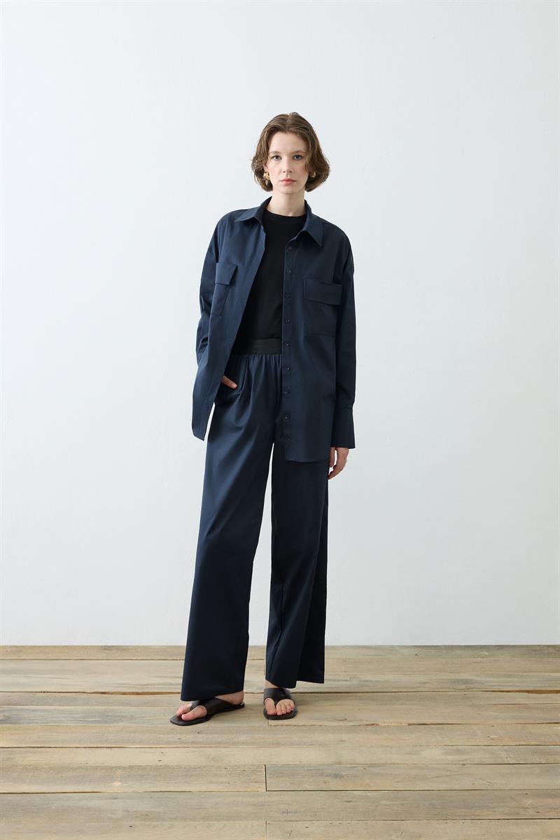  NOVA PAPER TOUCH CEPLİ KOTON GÖMLEK LACİVERT