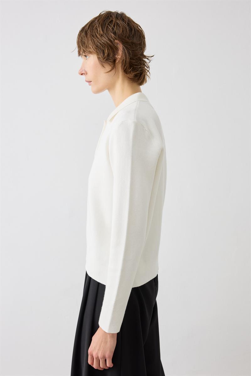 NOVITA VISCOSE COLLARED KNIT SWEATER ECRU