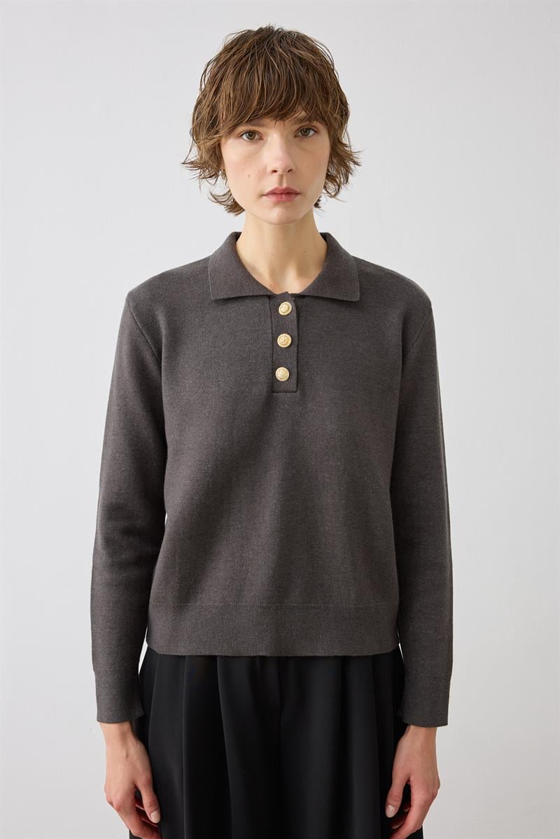 NOVITA VISCOSE COLLARED KNIT SWEATER GRAY