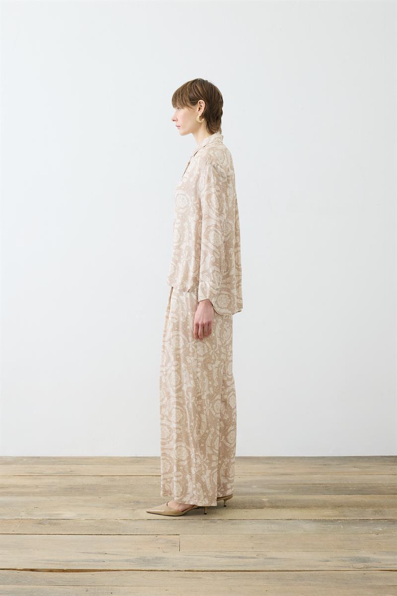 PASTEL DESEN VİSKON RAYON PİLE DETAYLI PANTOLON TAKIM CAMEL