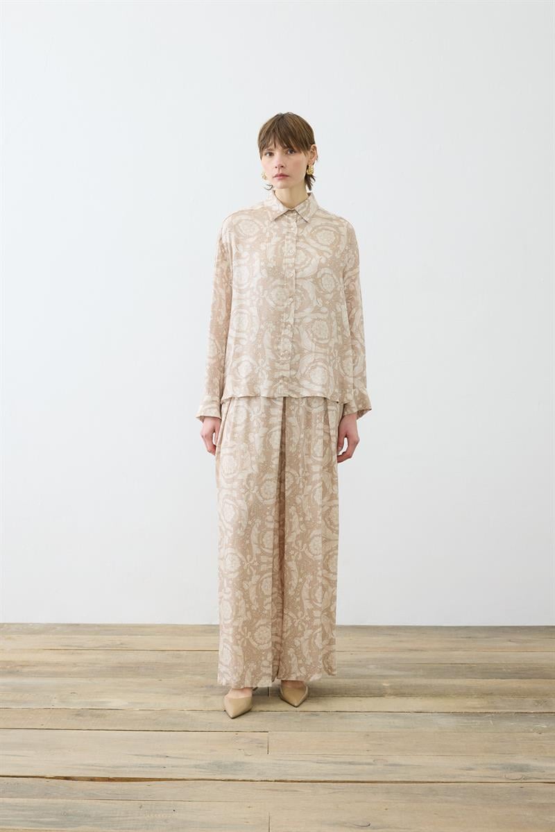 PASTEL DESEN VİSKON RAYON PİLE DETAYLI PANTOLON TAKIM CAMEL