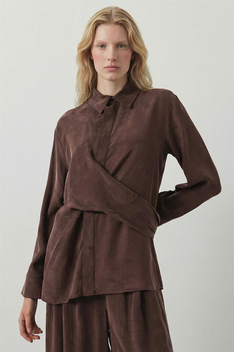 PASTEL TAŞLANMIŞ İPEK PANTOLONLU TAKIM KAHVE