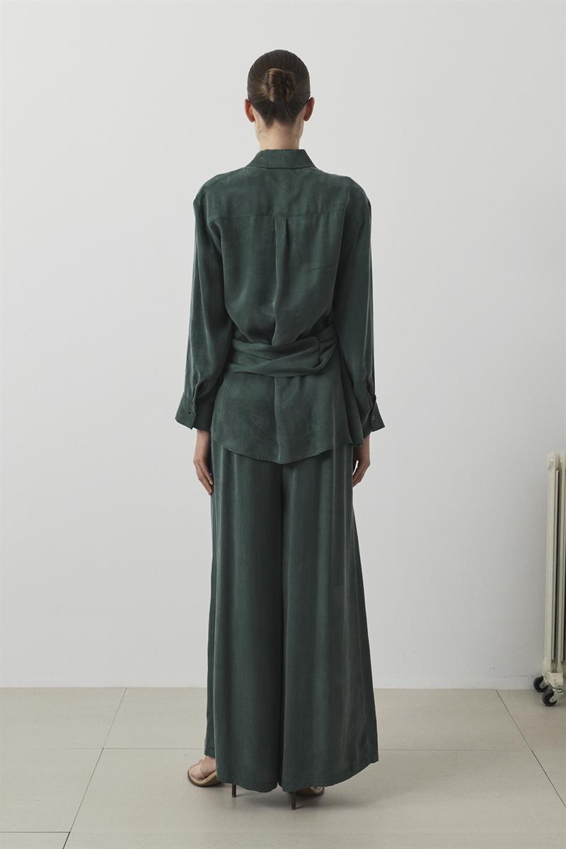 PASTEL TAŞLANMIŞ İPEK PANTOLONLU TAKIM HAKİ