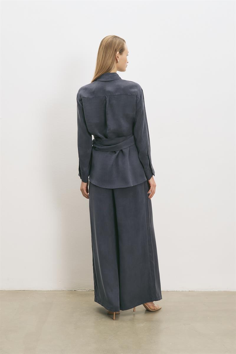 PASTEL TAŞLANMIŞ İPEK PANTOLONLU TAKIM LACİVERT