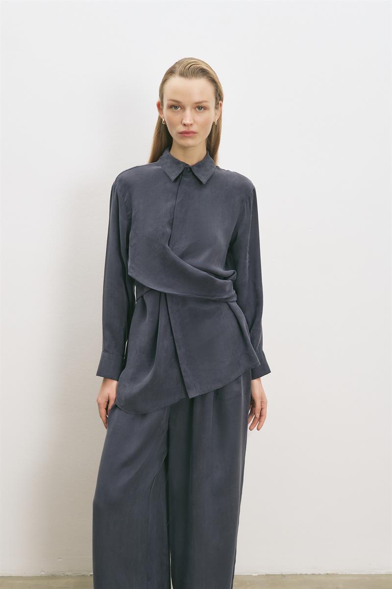 PASTEL TAŞLANMIŞ İPEK PANTOLONLU TAKIM LACİVERT