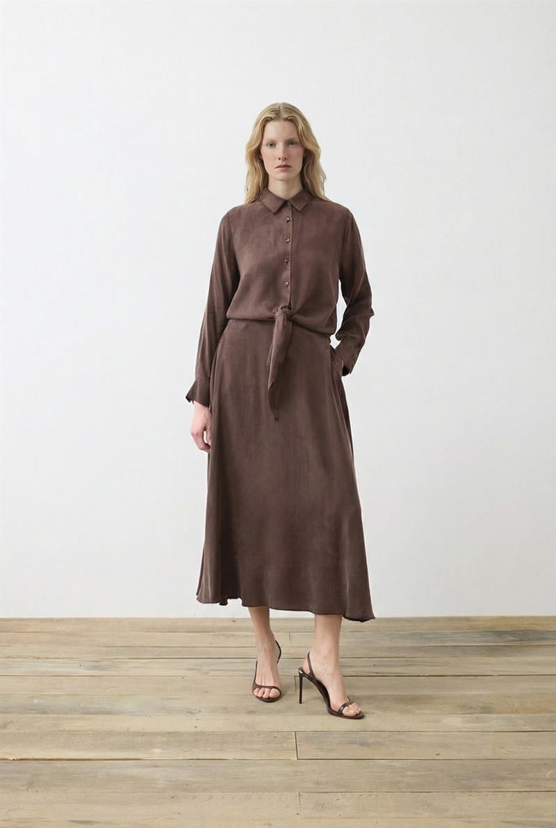 PRİME TAŞLANMIŞ İPEK BAĞLAMALI GÖMLEK ETEKLİ TAKIM KAHVE