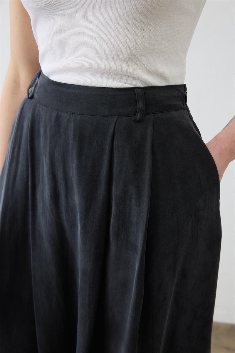 PRİME TAŞLANMIŞ İPEK PİLELİ ETEK  SİYAH