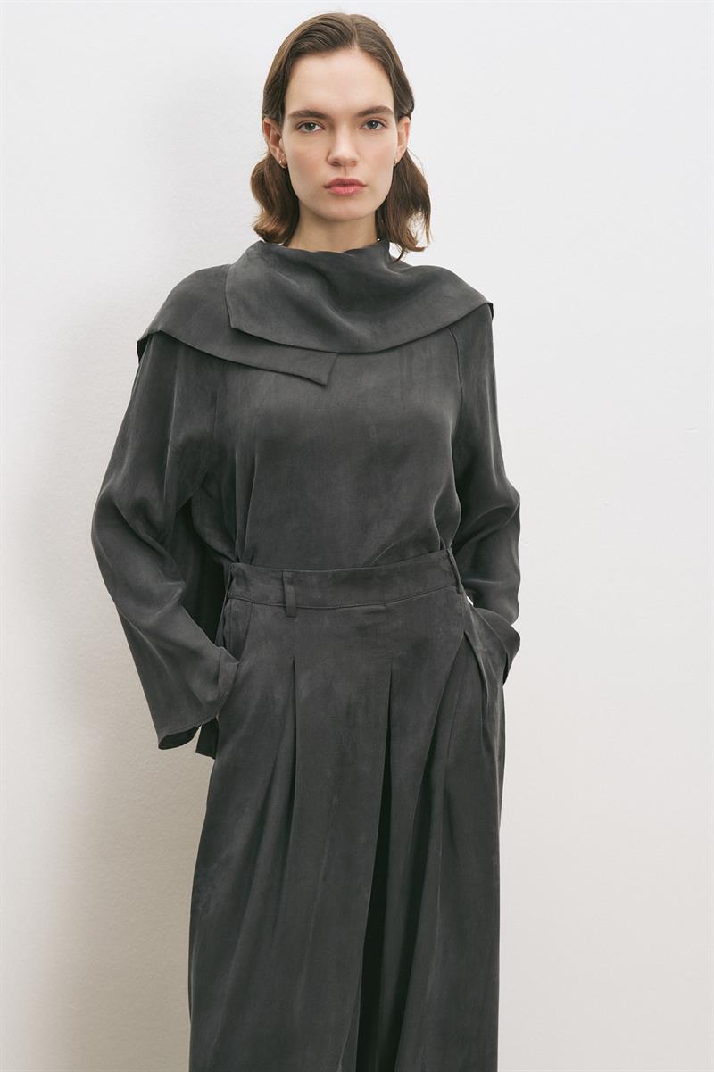 QUEEN TAŞLANMIŞ İPEK  PANTOLONLU TAKIM SİYAH