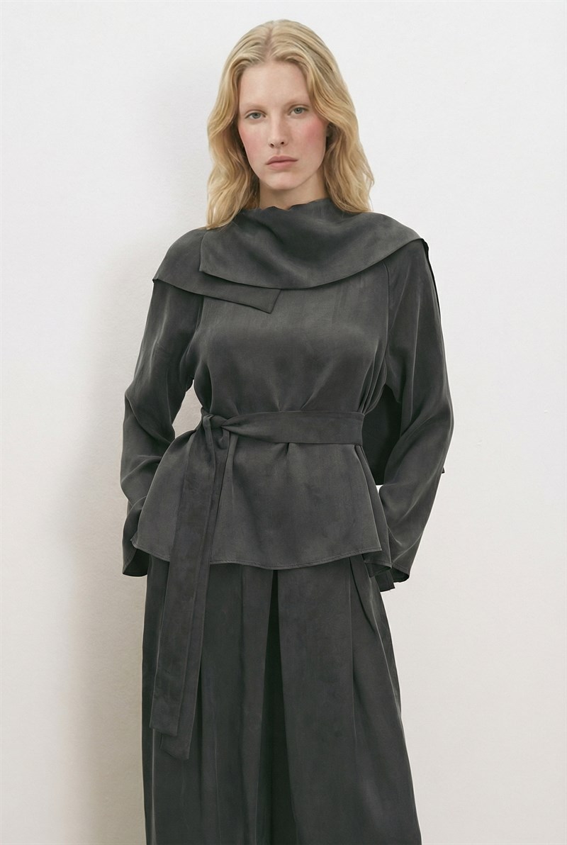 QUEEN TAŞLANMIŞ İPEK  PANTOLONLU TAKIM SİYAH