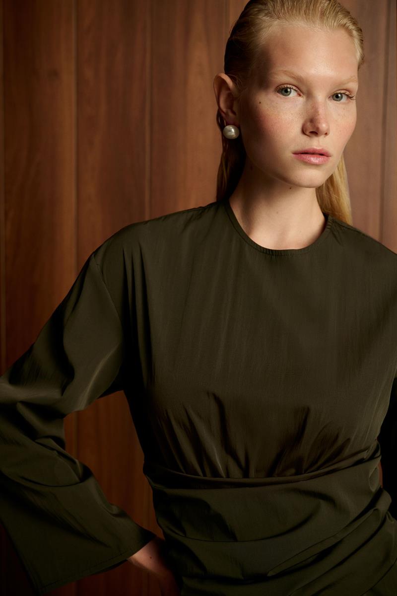 ROSE RUCHED DETAILED DRESS KHAKI