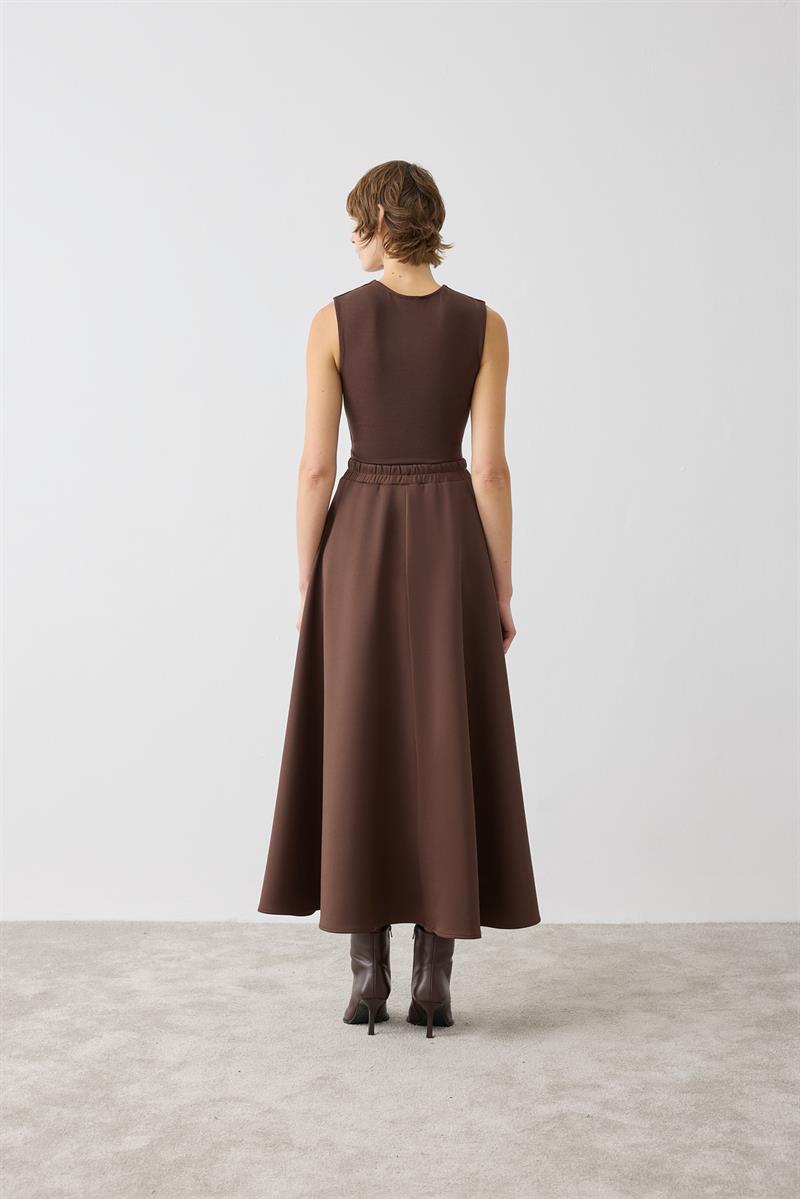 SCUBA FLARED SKIRT DARK BROWN