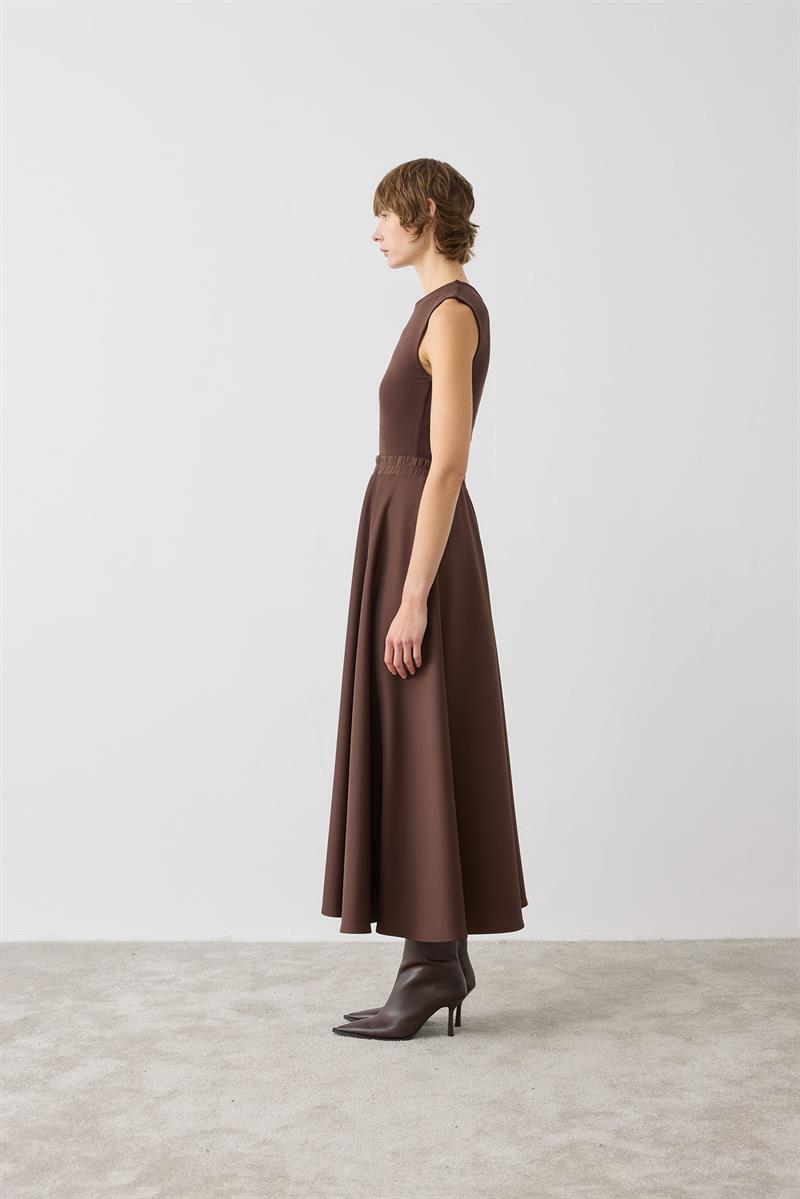 SCUBA FLARED SKIRT DARK BROWN