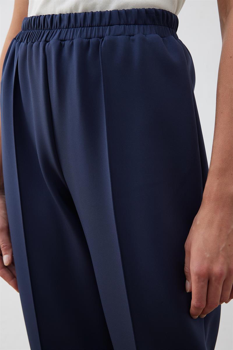 SCUBA OVERSIZE LINE DETAILED PANTS NAVY BLUE