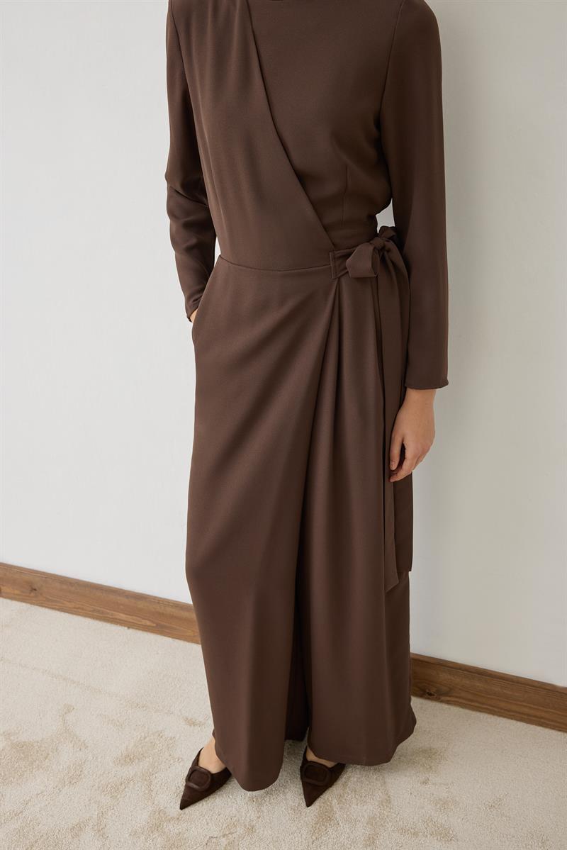 SOLİN KREP BAĞLAMA DETAYLI TULUM KAHVERENGİ