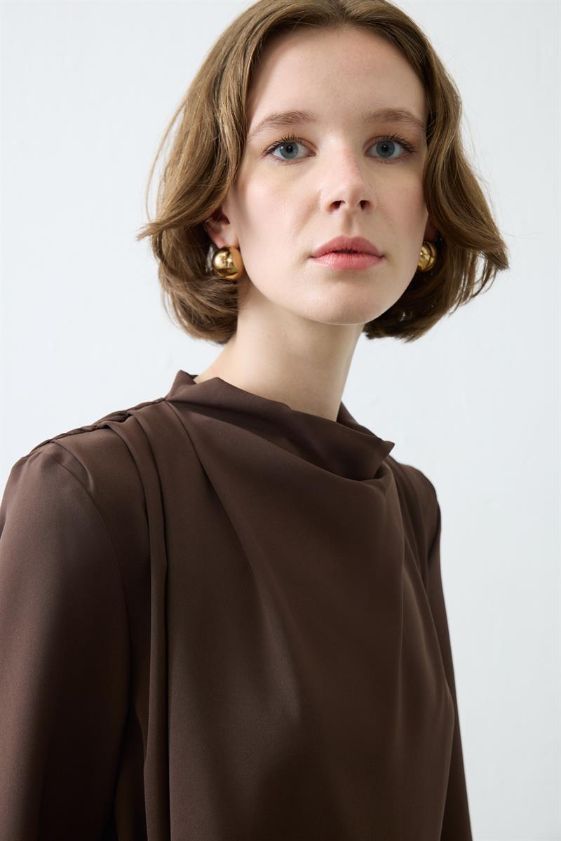 ZARİF KREP ELBİSE KAHVE