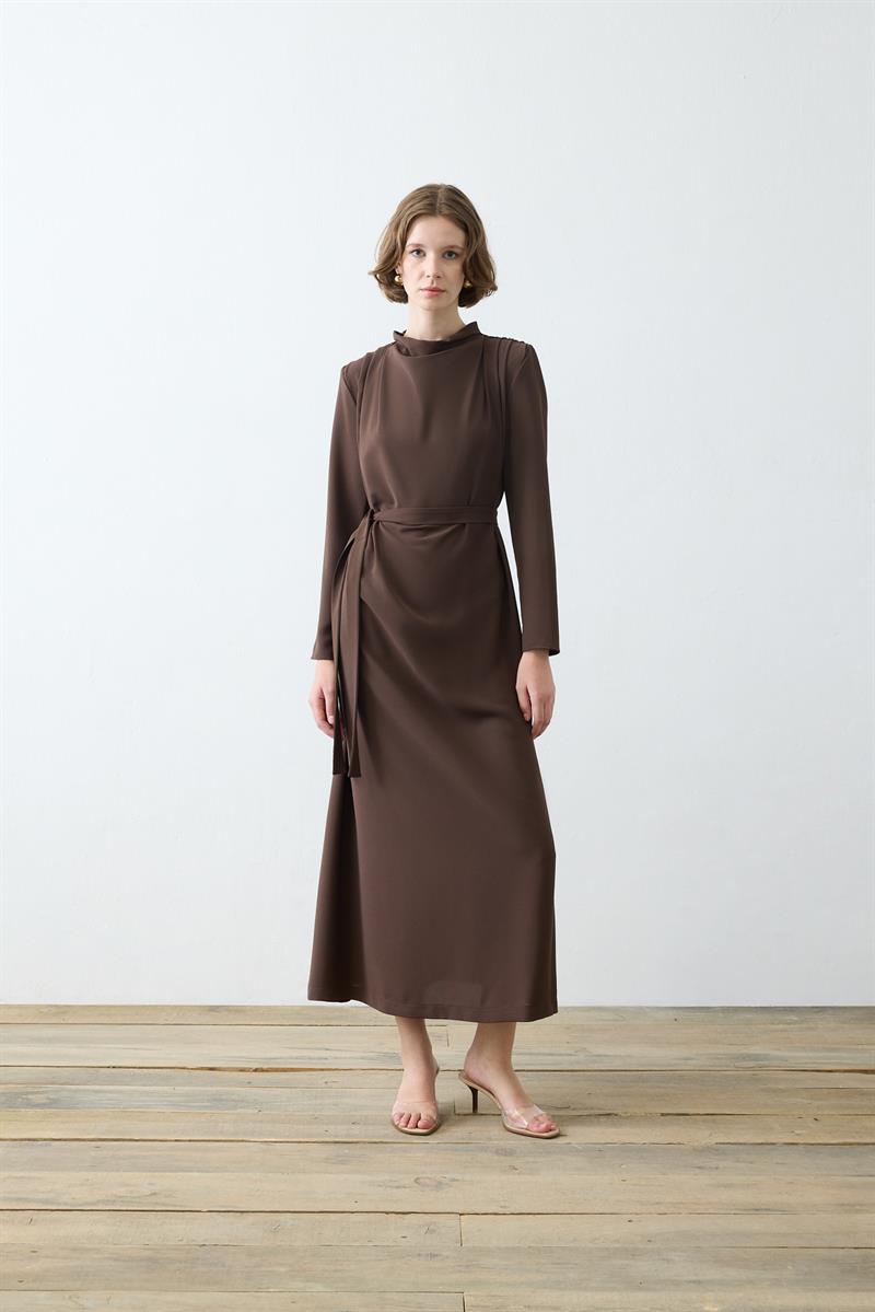 ZARİF KREP ELBİSE KAHVE