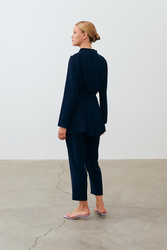 ELEGANT CREPE DOUBLE SUIT NAVY BLUE