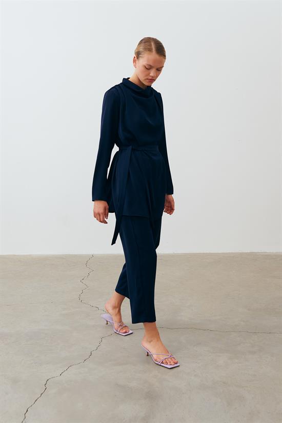 ELEGANT CREPE DOUBLE SUIT NAVY BLUE