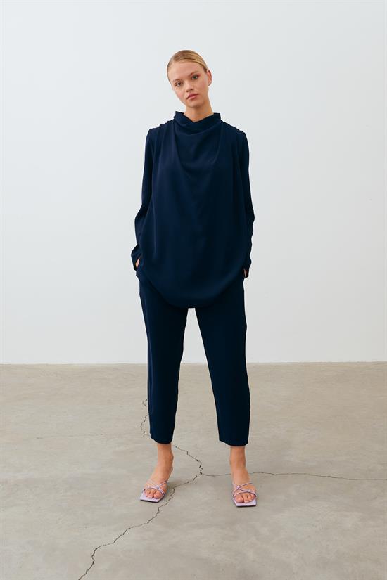 ELEGANT CREPE DOUBLE SUIT NAVY BLUE