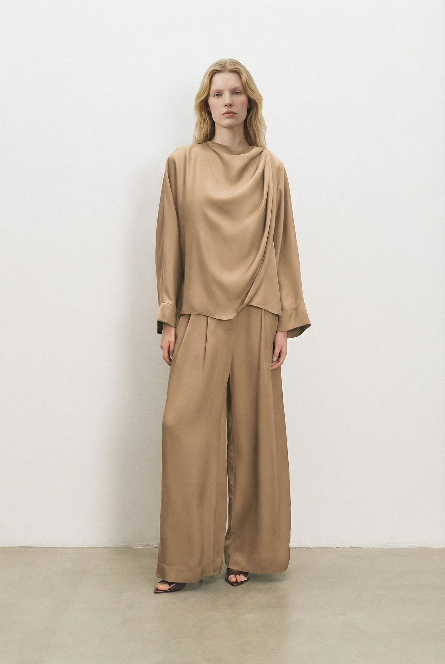 ARESA ASETAT ŞAL DETAYLI PANTOLONLU TAKIM CAMEL