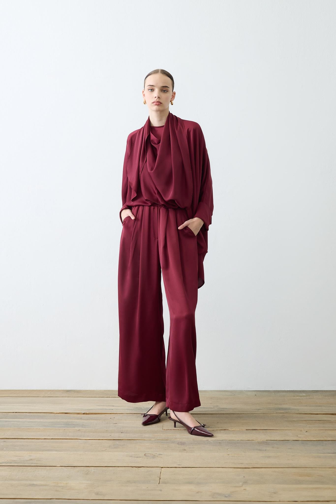 ELENA SATEN PANTOLONLU TAKIM BORDO