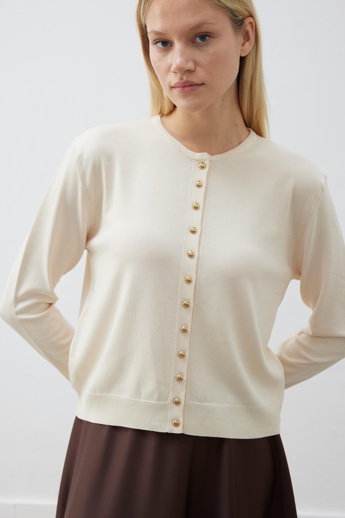 METAL DÜĞMELİ VİSKON TRİKO HIRKA VANİLYA