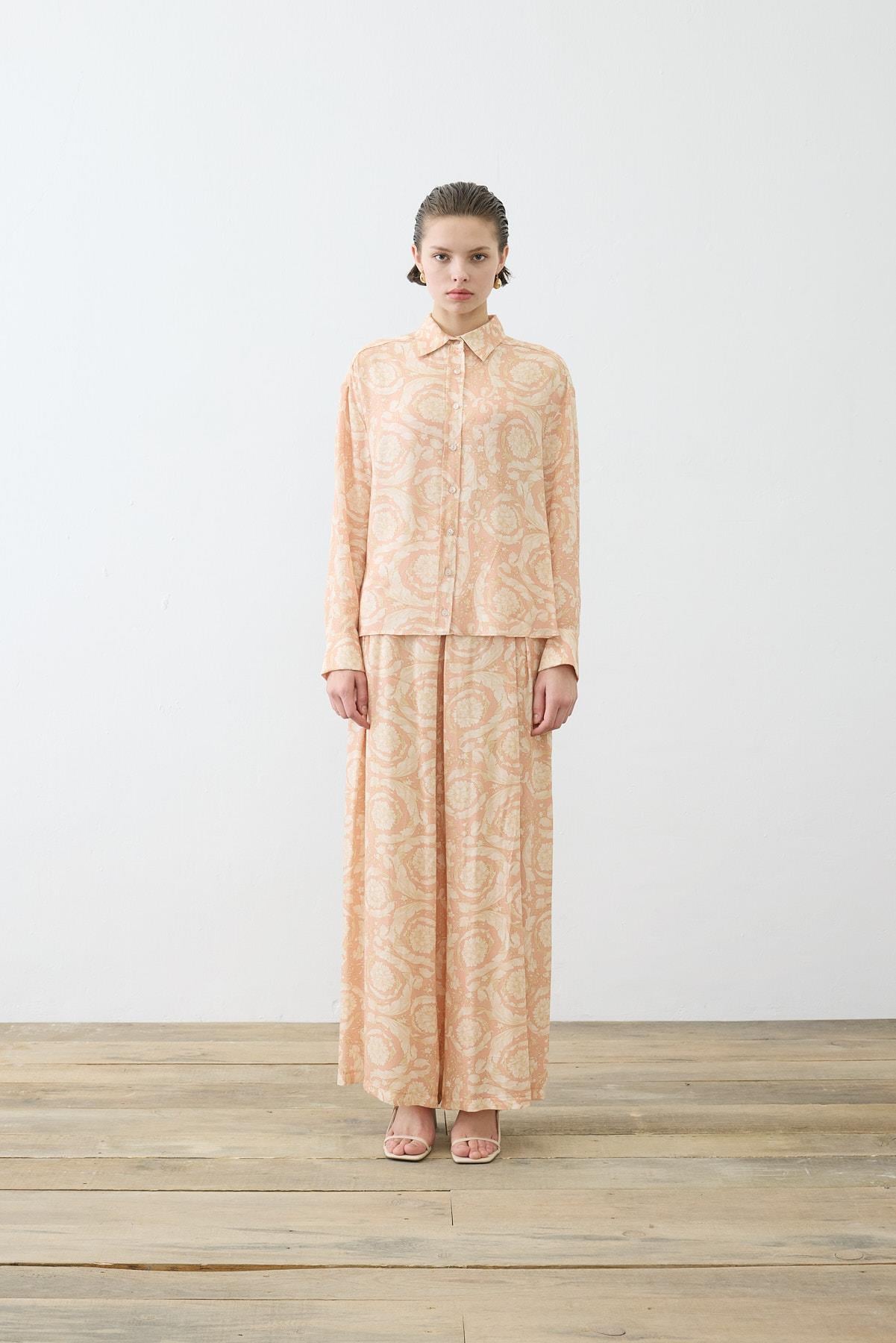 PASTEL DESEN VİSKON RAYON PİLE DETAYLI PANTOLON TAKIM PUDRA