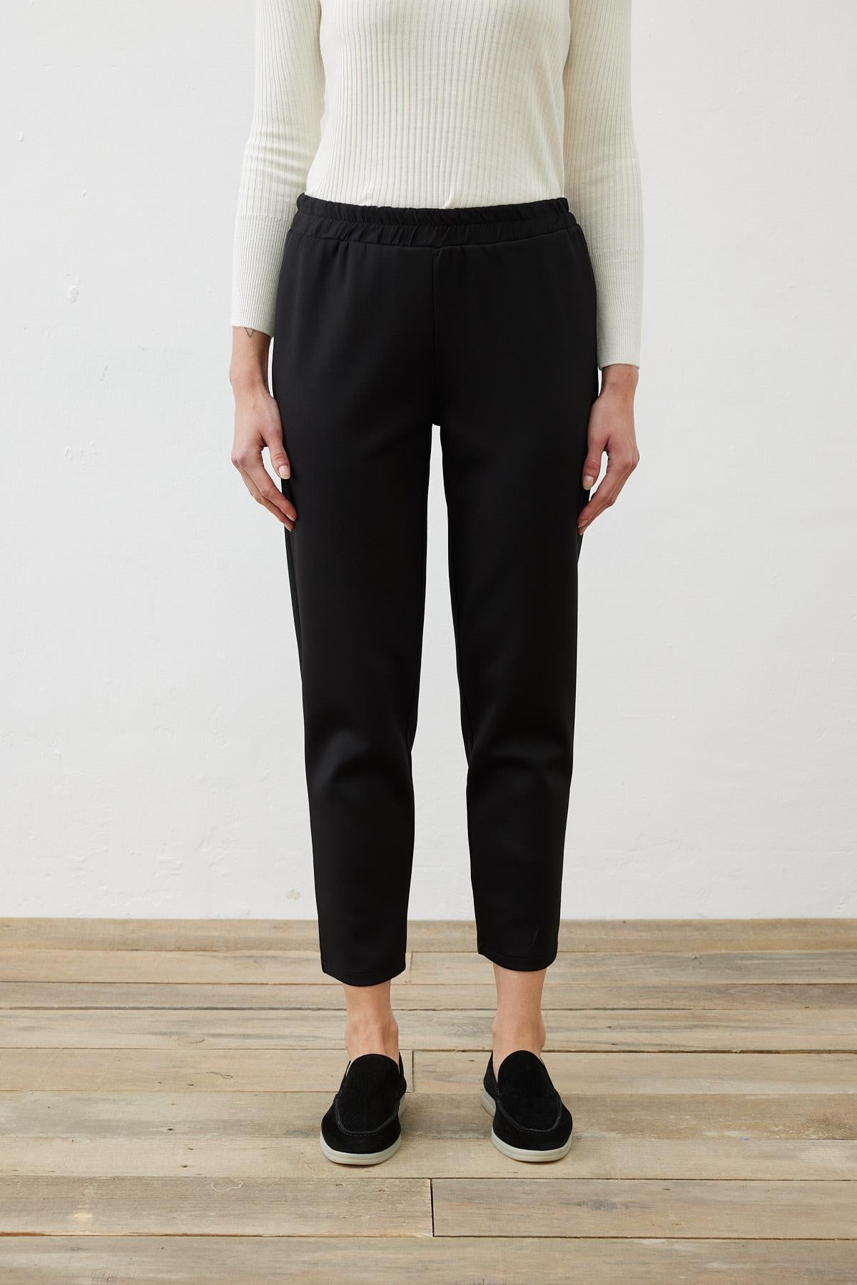 SCUBA CARROT PANTS BLACK