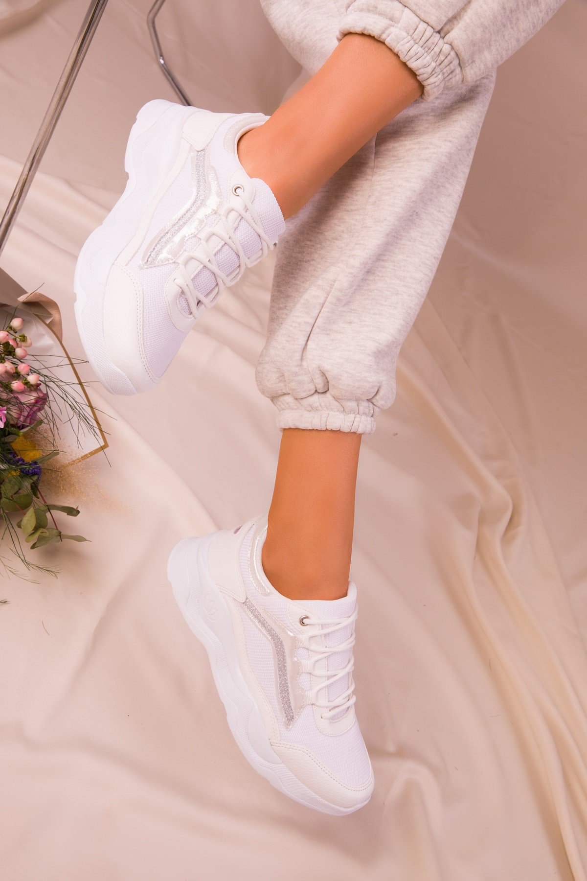 Soho Exclusive Beyaz Kadın Sneaker - Bitmedeniste.com