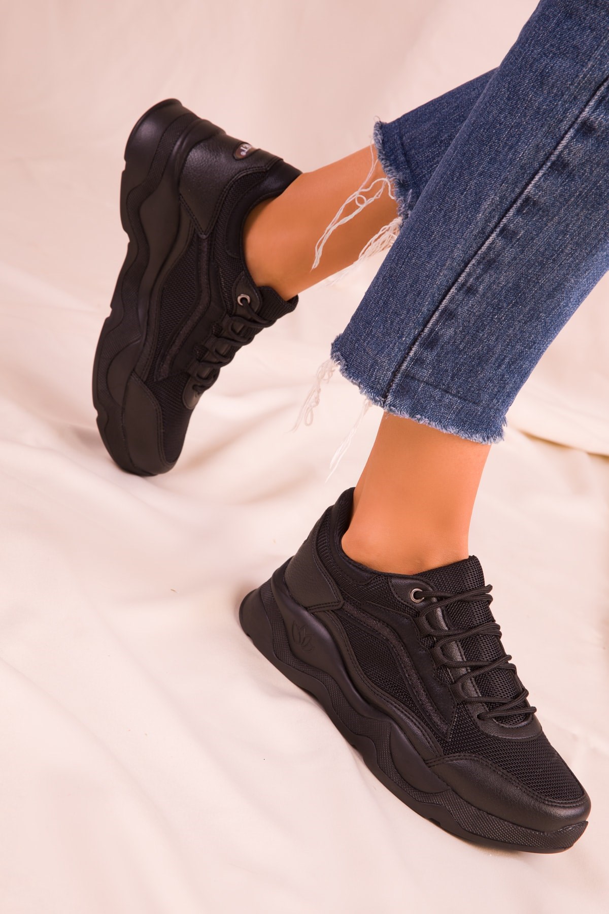 Soho Exclusive Siyah Kadın Sneaker - Bitmedeniste.com