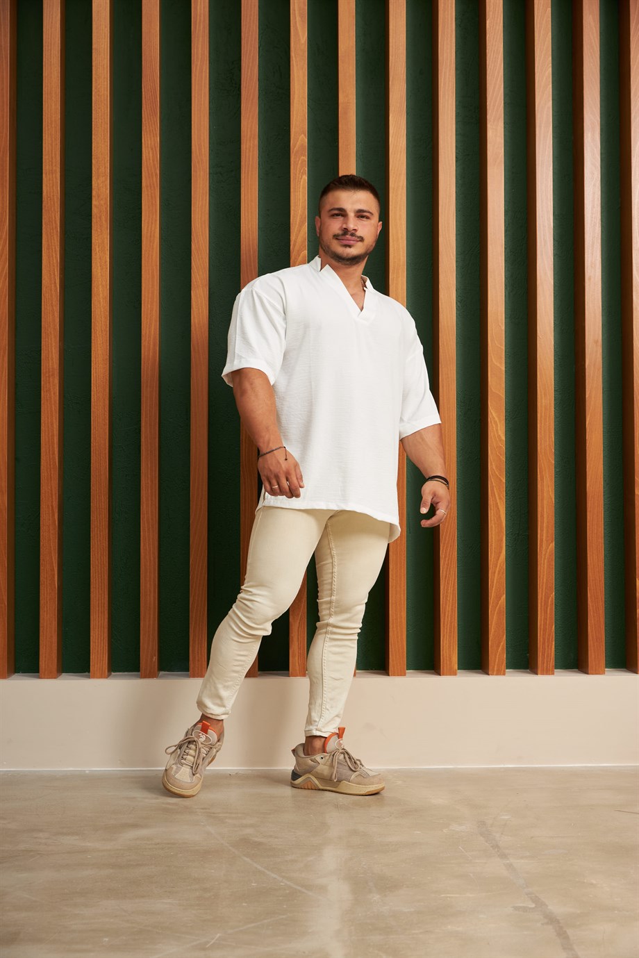 Kısa Kollu V Yaka Oversize Gömlek Beyaz