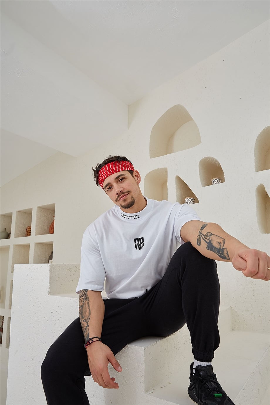 Yakası Nakış Baskılı Beyaz Oversize T-Shirt