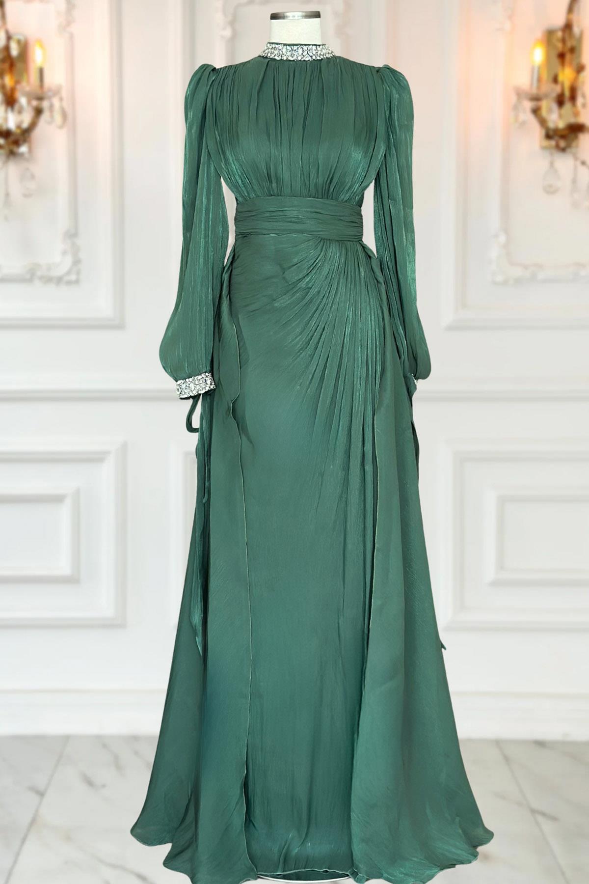 Amine Hüma Gözde Tesettür Abiye Zümrüt