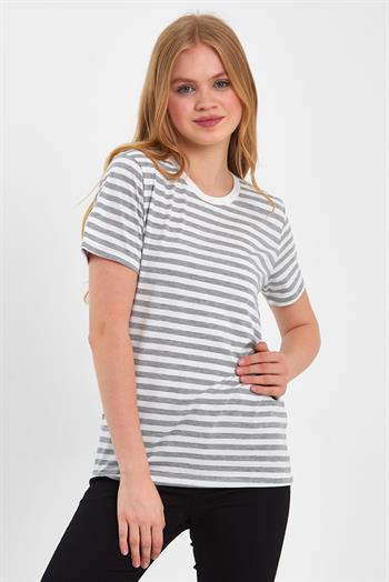 Kadın Tişört Modelleri | Basic ve Bayan Crop Tişört