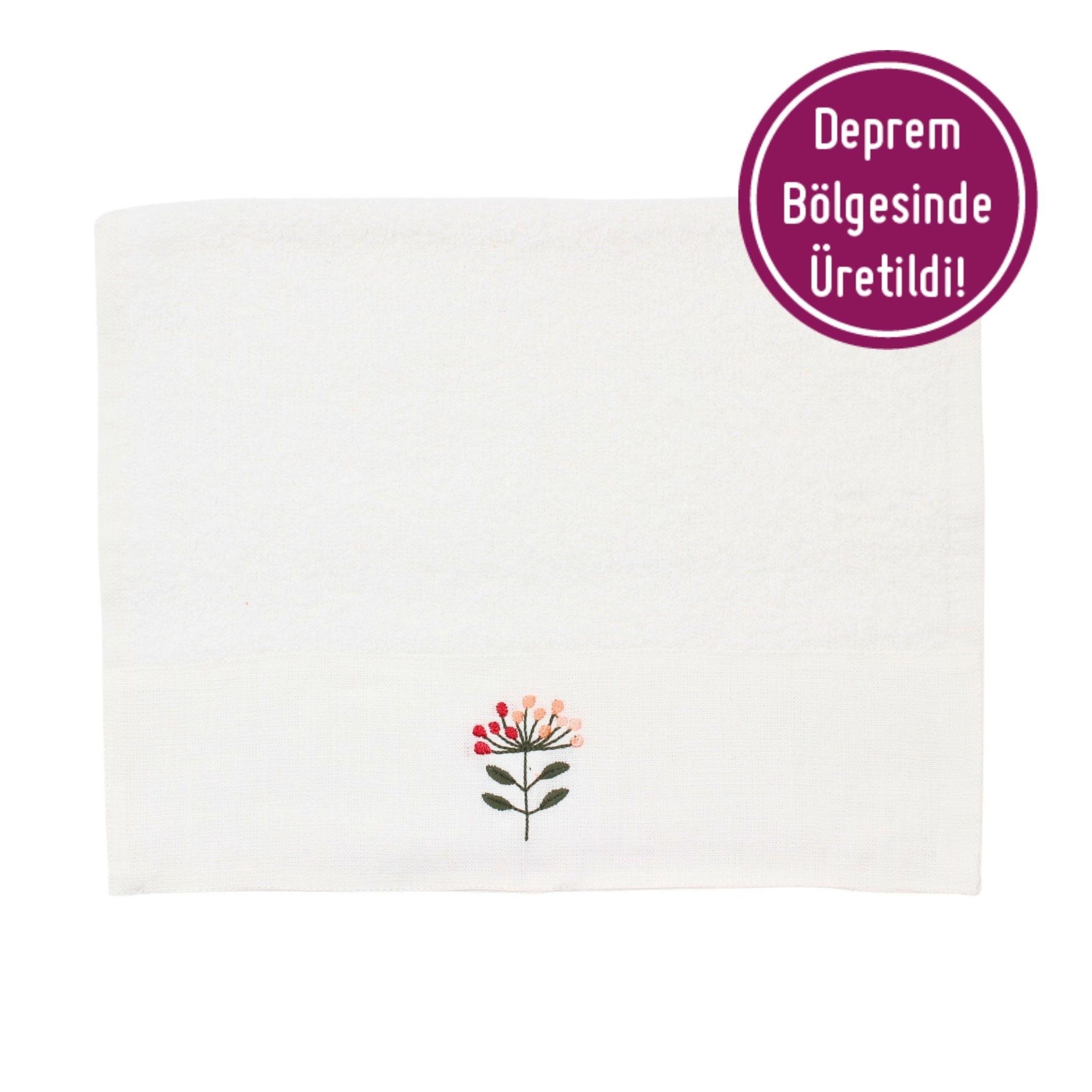 Çiçek Nakışlı Havlu