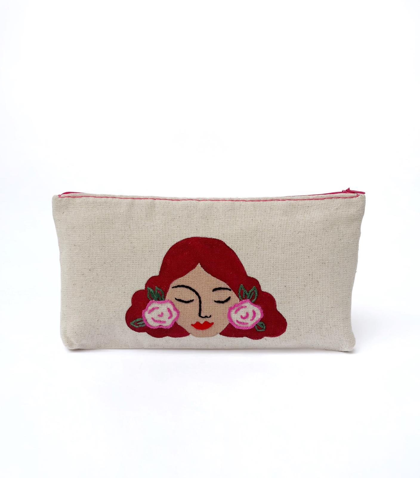 Saçları Çiçekli Kırmızı Makyaj Çantası