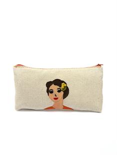 Saçları Kahverengi Nakışlı Makyaj Çantası