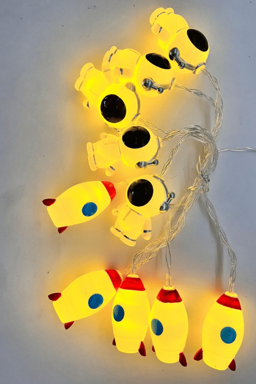 IŞIK LED UZAY FİGÜR PLASTİK MODEL PİLLİ 10 LU BRS-4781