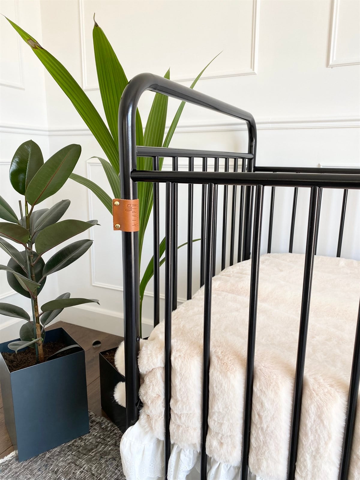 Lige Siyah Renk Beşik