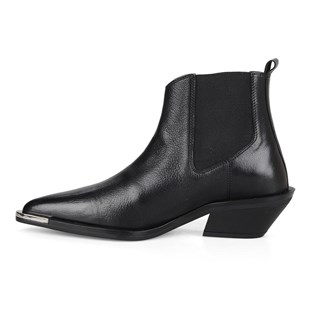 Women Chelsea Western Boots in Black Leather with Metal Decoration Kyoto
