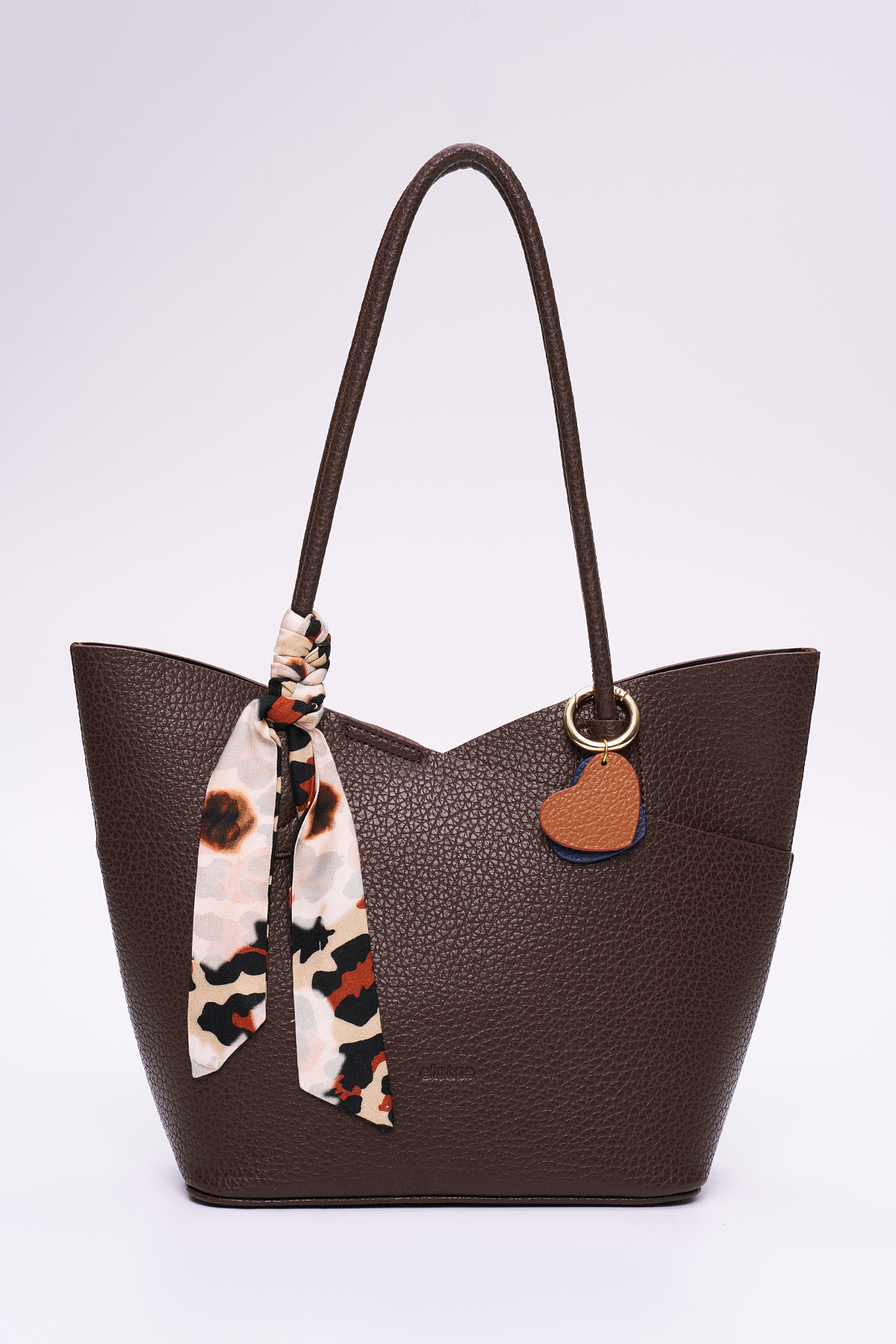 Elatae Tote Kadın Omuz Çantası Kahve – Çapraz Çantasıyla, Kalpli Charm ve Şal Detaylı ELA2017
