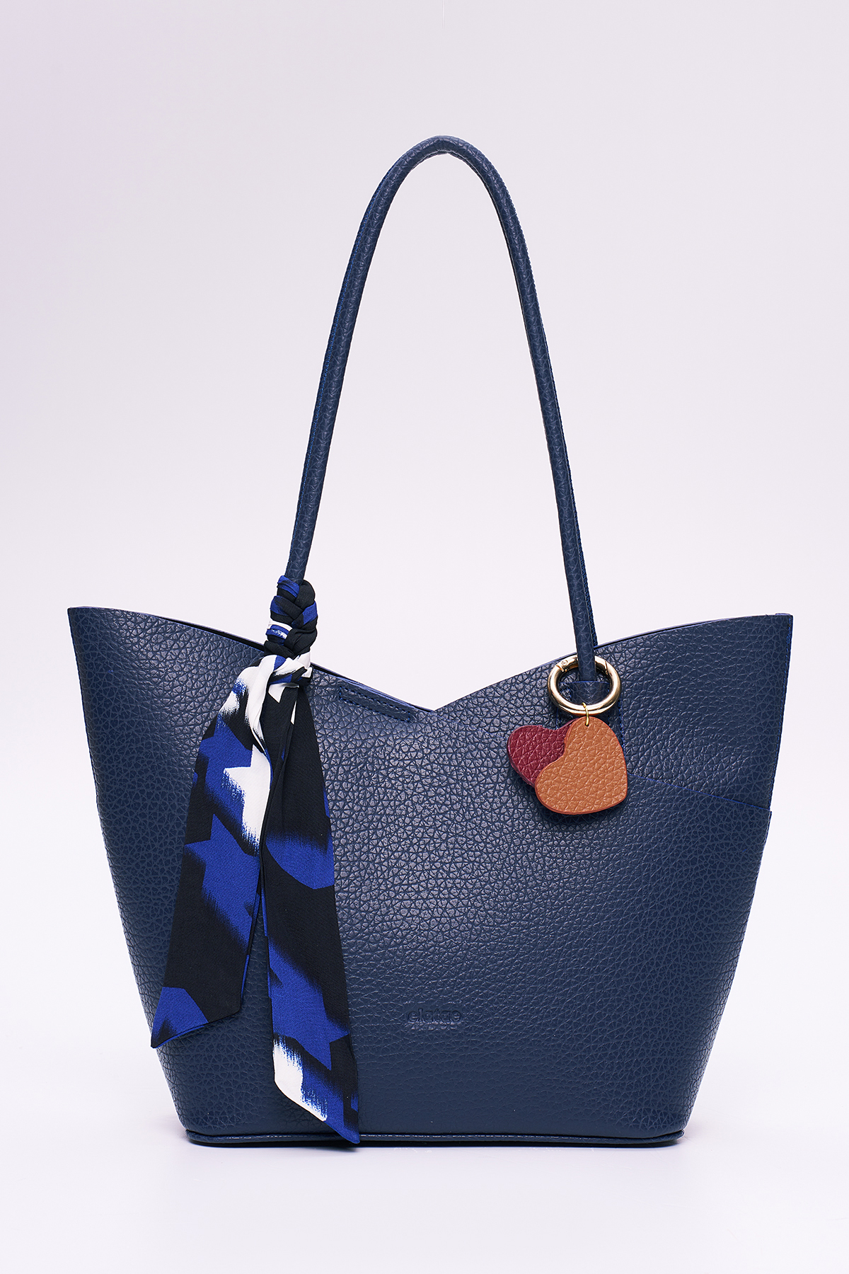 Elatae Tote Kadın Omuz Çantası Lacivert – Çapraz Çantasıyla, Kalpli Charm ve Şal Detaylı ELA2017