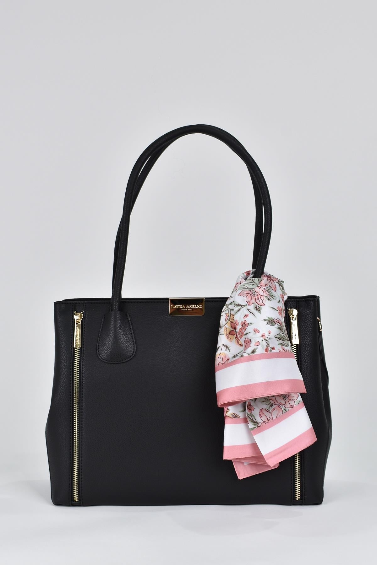 {Laura Ashley}