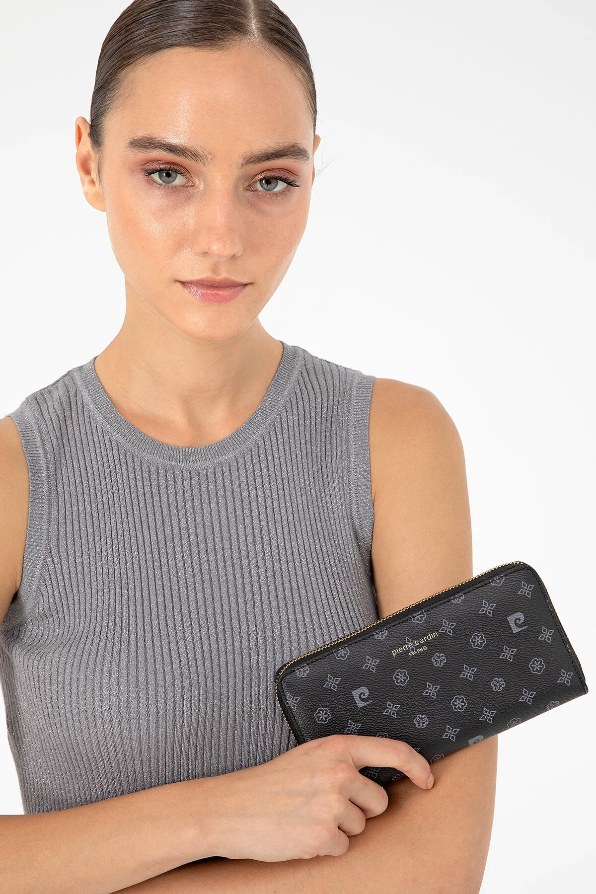 Pierre Cardin Kadın Cüzdan Siyah – Deri, Şık Tasarım, Geniş Kart Bölmeli, Fermuarlı 06PC24K3024