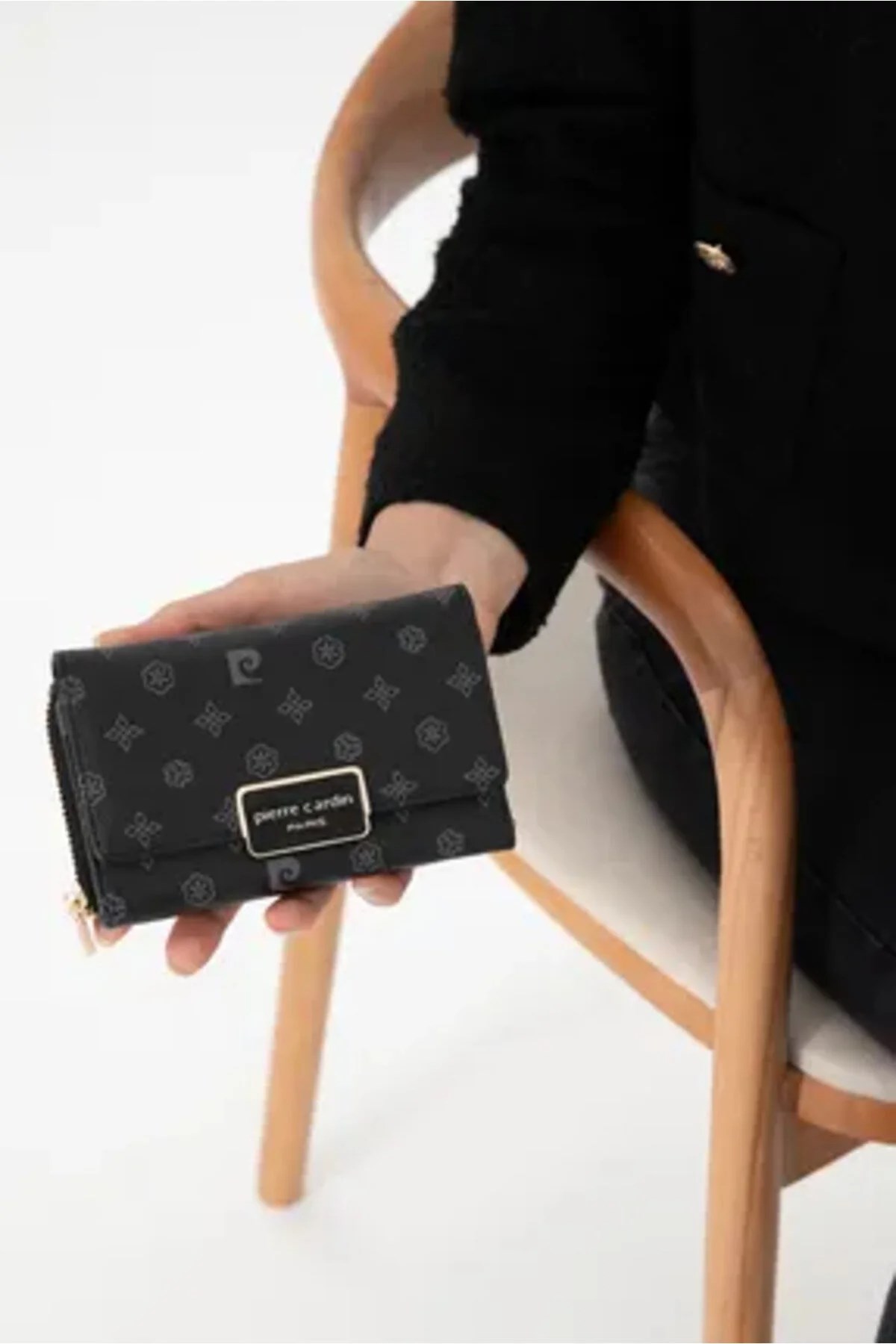 Pierre Cardin Kadın Cüzdan Siyah – Deri, Şık Tasarım, Geniş Kart Bölmeli, Fermuarlı 06PC24K7022