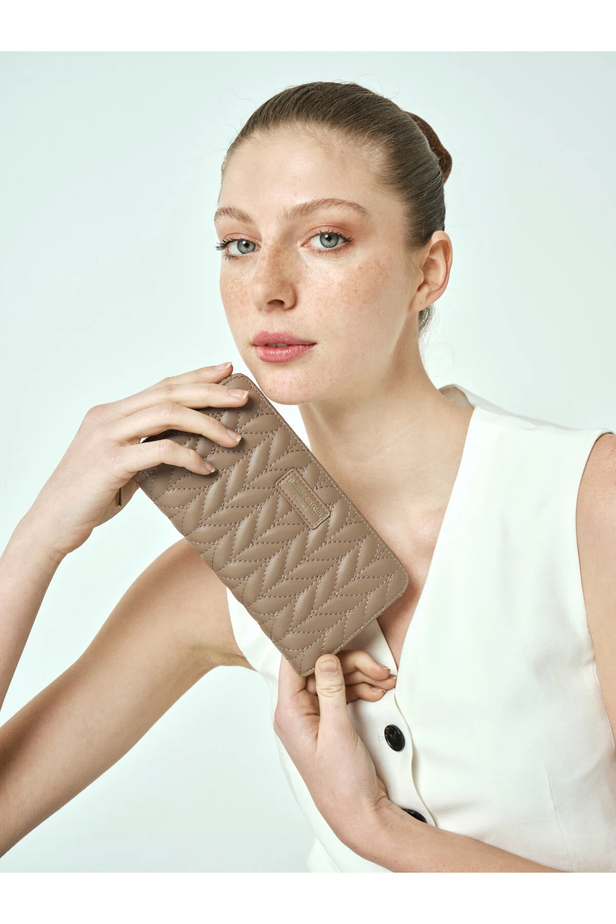 Pierre Cardin Kadın Cüzdan Vizon – Deri, Şık Tasarım, Geniş Kart Bölmeli, Fermuarlı 06PC24K3024